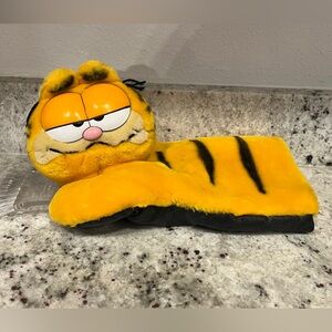 Vintage 1981 Jim Davis Garfield Plush With Winter Ice Scraper see pics